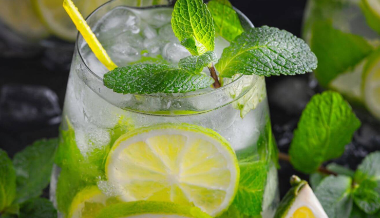 non-alcoholic drinks,refreshing beverages,friday night party,mocktail recipes,fruit drinks,easy drink recipes,non-alcoholic cocktails,homemade lemonade,healthy party drinks,non-alcoholic margarita