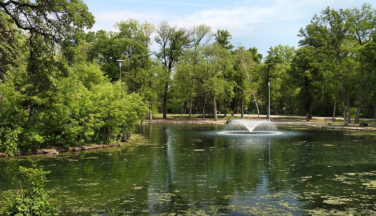 winnipeg parks,beautiful parks in winnipeg,best parks in winnipeg,explore winnipeg parks,winnipeg natural beauty,parks and gardens in winnipeg,winnipeg outdoor attractions,urban parks in winnipeg,winnipeg scenic spots,top parks to visit in winnipeg