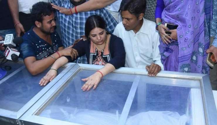 लखनऊ विवेक हत्याकांड : अंतिम संस्कार की तैयारी, CM योगी आदित्यनाथ कर सकते है मृतक के परिजनों से मुलाकात