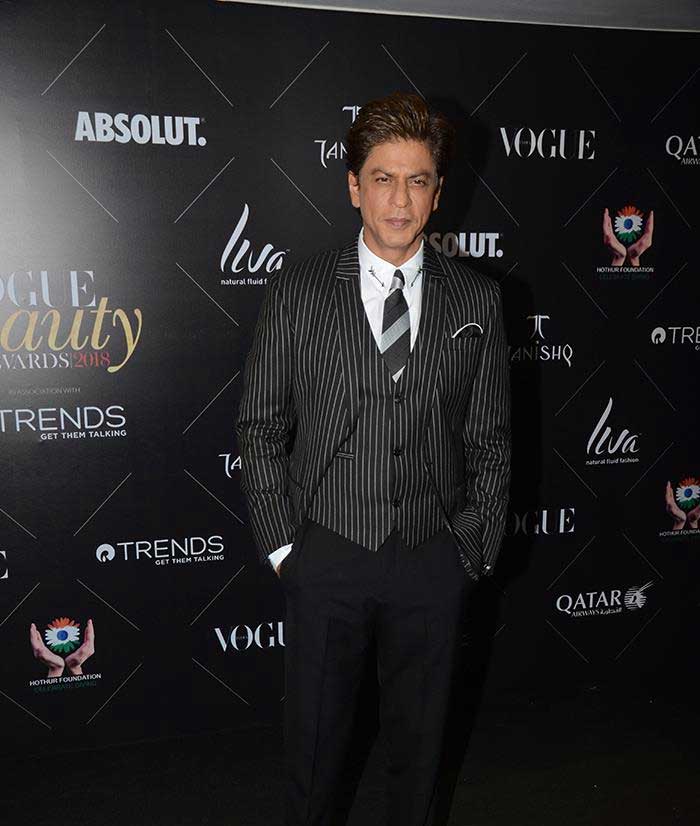 Vogue Beauty Awards 2018: शाहरुख-सैफ से जान्हवी-कैटरीना तक, इन स्टार्स ने अवॉर्ड शो में लगाए चार चांद... देखें तस्वीरें vogue beauty awards,vogue fashion magazine,awards 2018