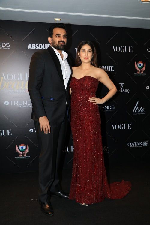 Vogue Beauty Awards 2018: शाहरुख-सैफ से जान्हवी-कैटरीना तक, इन स्टार्स ने अवॉर्ड शो में लगाए चार चांद... देखें तस्वीरें vogue beauty awards,vogue fashion magazine,awards 2018