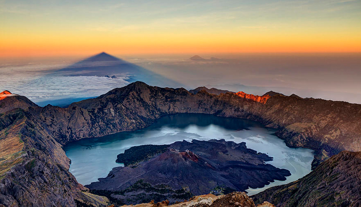 volcano treks,volcano treks in bali,bali,treks in bali,places to visit in bali,mount batur,mount agung,mount catur,mount batukaru,mount rinjani