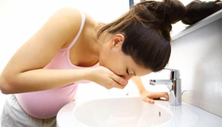 5 ways to instantly get rid of vomiting,home remedies to treat vomiting,tips to stop vomiting instantly,tips to treat nausea,Health tips,healthy living