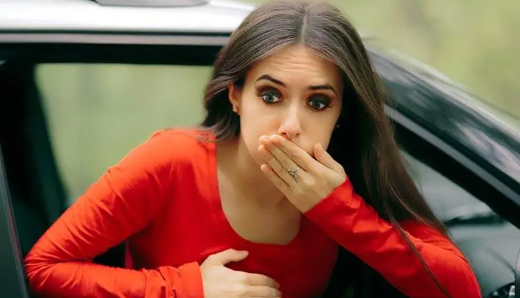 क्या उल्टी आने की वजह से खराब हो रहा हैं आपका सफरनामा, इन बातों पर दें ध्यान 