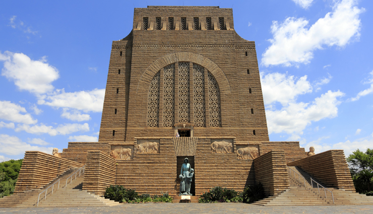famous landmarks in south africa,must-visit places in south africa,iconic attractions in south africa,popular landmarks in south africa,south africa travel destinations,top sights in south africa,south africa tourism,exploring south africa,south africa travel guide,famous monuments in south africa,south africa sightseeing,south africa tourist spots