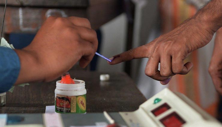 voter list,voter id,polling booth,what to do on polling booth,lok sabha election 2019,how to cast vote,first time voter