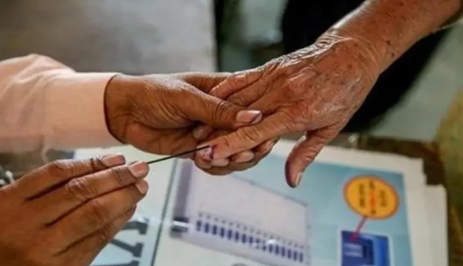 पटना में 14 सीटों के लिए मतदान आज, 49 लाख मतदाता करेंगे 149 प्रत्याशियों की किस्मत का फैसला