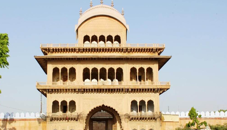 vrindavan,temples in vrindavan,prem mandir,iskcon temple,shri bankey bihari ji temple,shri rangnath ji temple,radha raman mandir