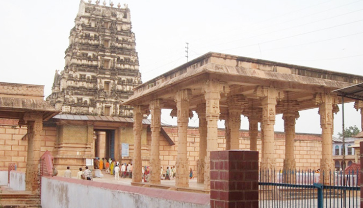 vrindavan,temples  to visit in vrindavan,banke bihari temple,nidhivan temple,iskcon vrindavan temple,prem mandir,sri radha raman temple,shri ranganatha temple