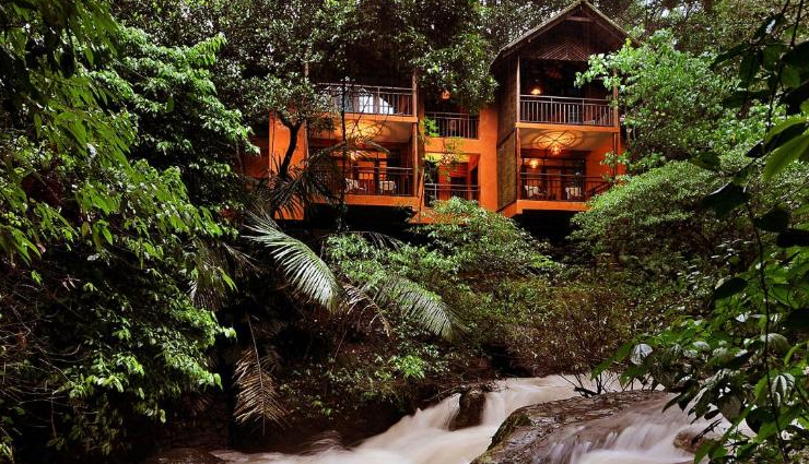 tree house resorts india,amazing tree house accommodations,relaxing vacation spots,unique travel experiences,top tree house getaways,luxury tree house stays,nature-inspired retreats,india vacation destinations,tranquil holiday escapes,tree house resorts for relaxation