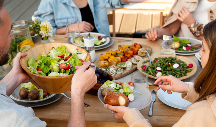 खाने से जुड़ी इन आदतों को छोड़ने में ही हैं आपकी भलाई, बनती हैं तेजी से वजन बढ़ने का कारण leaving these habits related to food is good for you it becomes the reason for rapid weight gain,Health,healthy living