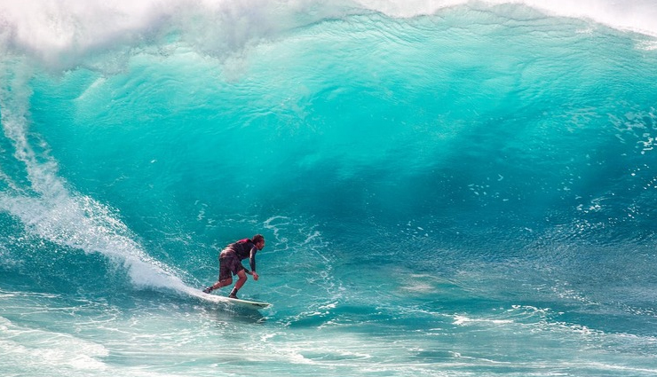 waikiki,hawaii,things to do in waikiki,places to visit in waikiki,tourist attraction in waikiki,surf on waikiki beach,honolulu zoo,royal hawaiian center,drink at the mai tai bar,free hula show at kuhio beach park,duke kahanamoku lagoon