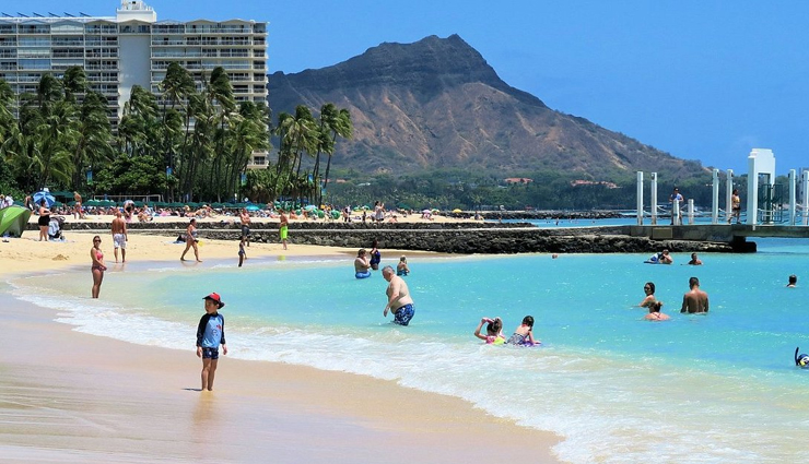 waikiki,hawaii,things to do in waikiki,places to visit in waikiki,tourist attraction in waikiki,surf on waikiki beach,honolulu zoo,royal hawaiian center,drink at the mai tai bar,free hula show at kuhio beach park,duke kahanamoku lagoon