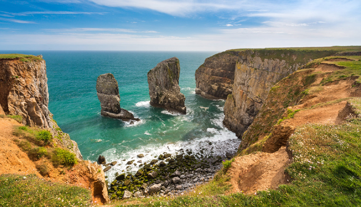 tourist attractions to visit in wales,holiday,travel,tourism