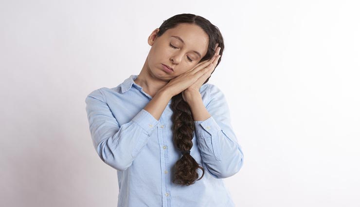 नींद में चलने की बीमारी हैं स्लीप वॉकिंग, जानें इसके बारे में सबकुछ