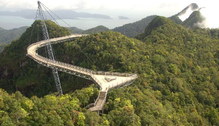 malaysia tourist attractions,top places to visit in malaysia,best destinations in malaysia,malaysia travel guide,malaysia sightseeing spots,malaysia landmarks,petronas twin towers,penang hill,langkawi sky bridge,cameron highlands,mount kinabalu,redang island,langkawi cable cars,taman negara national park,batu caves,gunung mulu national park,malaysia adventure tourism,malaysia cultural sites,malaysia natural wonders,malaysia cave exploration