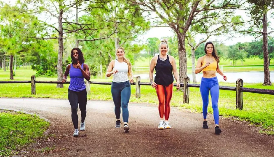 रोजाना 30 मिनट पैदल चलने से आपके शरीर और सेहत पर क्या असर पड़ता है? जानें कितनी कैलोरी होती है बर्न?