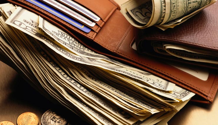 vastu tips,vastu tips in hindi,things bring negativity,things near pillows while sleeping