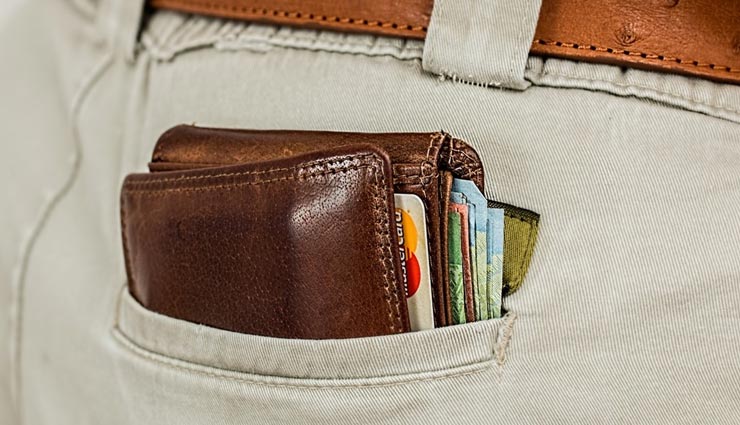 astrology tips,astrology tips in hindi,things not to keep in purse,purse related astro tips