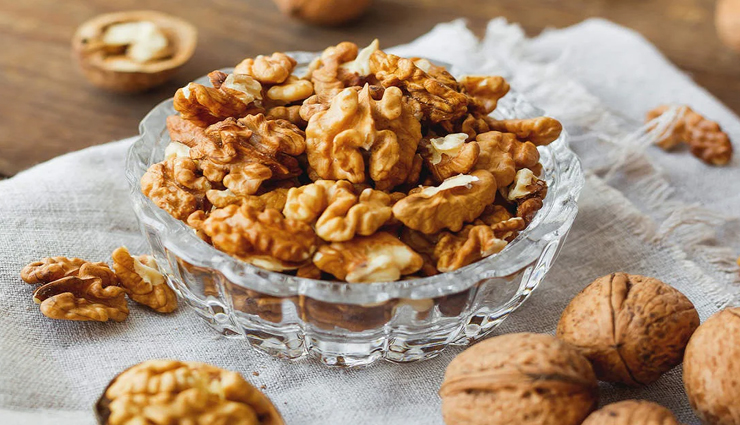 walnut face scrub benefits,walnut scrub for glowing skin,skincare routine,exfoliation tips,remove dead skin cells,natural face scrub,affordable skincare,walnut scrub india,beauty regimen,glowing skin secrets,face exfoliation benefits,walnut scrub uses