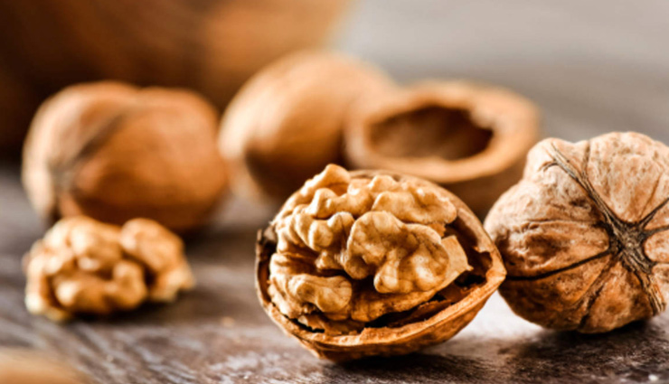 sleep,walnuts,Almonds,cheese and crackers,lettuce,kiwi,tuna,rice,yogurt,bananas,cherry juice,food for sleep,Health tips,fitness tips