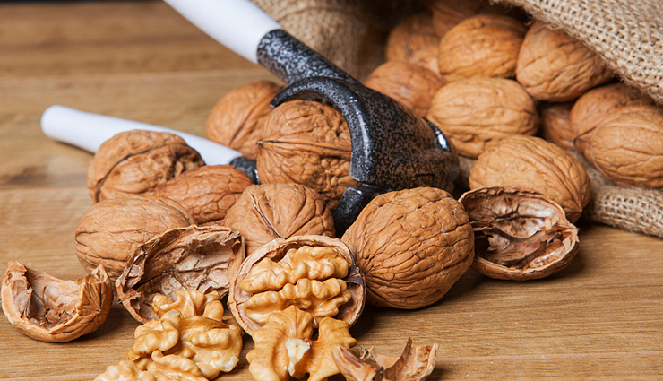 walnut face scrub benefits,walnut scrub for glowing skin,skincare routine,exfoliation tips,remove dead skin cells,natural face scrub,affordable skincare,walnut scrub india,beauty regimen,glowing skin secrets,face exfoliation benefits,walnut scrub uses