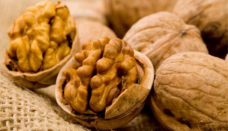 walnut,walnut health benefits,walnut benefits,Health tips,health benefits,healthy living ,सर्दियों में अखरोट खाने के फायदे