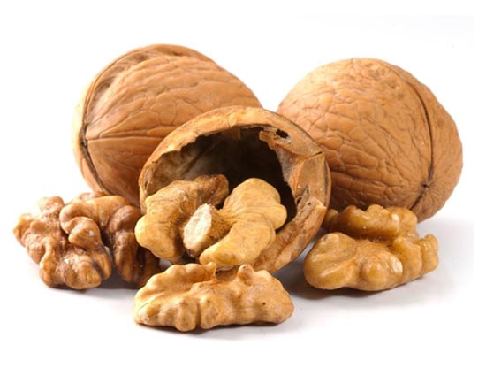 सर्दियों में अखरोट खाने के फायदे