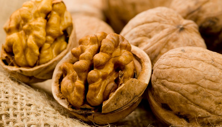 beauty tips,tips to clean face problems,face beauty,walnut face scrub