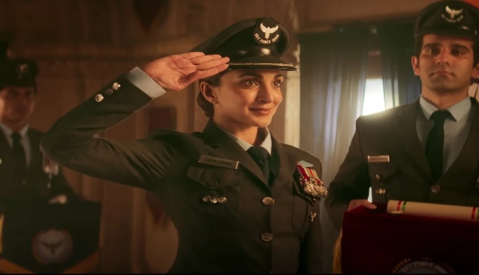 ‘वॉर 2’ ट्रेलर में हुआ खुलासा: कबीर की प्रेमिका ही है कर्नल लूथरा की बेटी, कियारा आडवाणी बनीं कहानी की चौंकाने वाली कड़ी