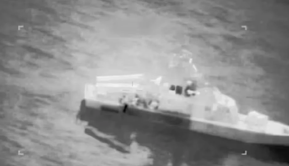 मिडिल ईस्ट में बढ़ा टकराव, होर्मुज के करीब अमेरिका का बड़ा एक्शन, ईरान के 16 जहाज तबाह करने का दावा