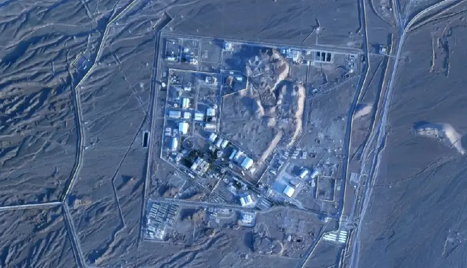 अमेरिका-इज़रायल का ईरान के नतान्ज परमाणु केंद्र पर बड़ा हवाई हमला, धमाकों से गूंजा पूरा इलाका