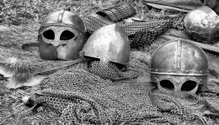 weird news,weird information,war of the bucket,war in bologna and modena