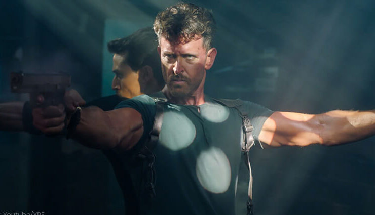  300  करोड़ी हुई ऋतिक-टाइगर की फिल्म 'War',  19वें दिन तूफानी रहा बॉक्स ऑफिस कलेक्शन