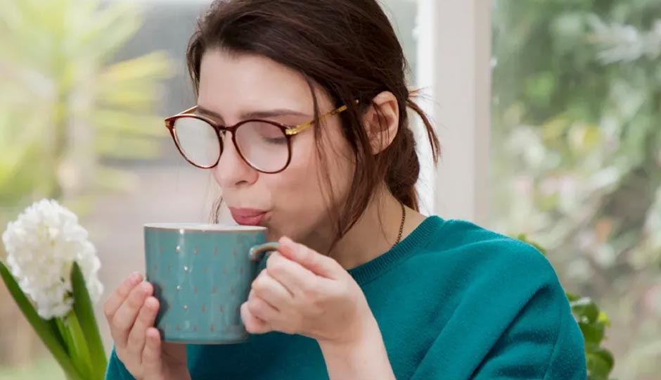 8 Least Known Health Benefits of Drinking Warm Water