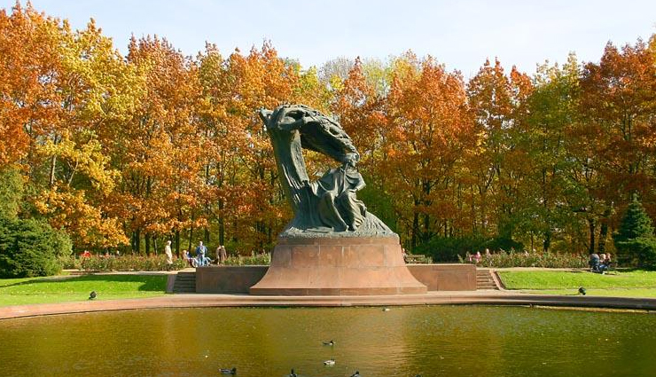 warsaw,poland,places to visit in warsaw,the many museums,palace of culture and science,old town,lazienki park,wedel chocolate factory,polands presidential palace