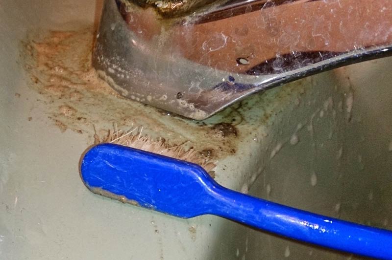 पुराने ब्रश को फेंकने की बजह रखे संभाल कर, इन कामों में करे इस्तेमाल waste brush,household tips,use of old brush