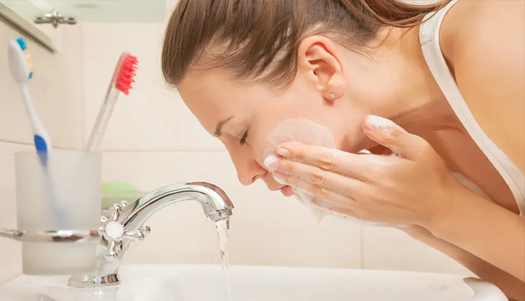 dewy skin,tips to get dewy skin,dewy skin without makeup,skin care,skin care tips,face beauty,beauty,beauty tips