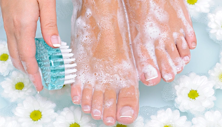 toenail care,foot hygiene,healthy feet,fungal infections,athletes foot,nail care tips,beauty routine,foot health,clean toenails,summer foot care