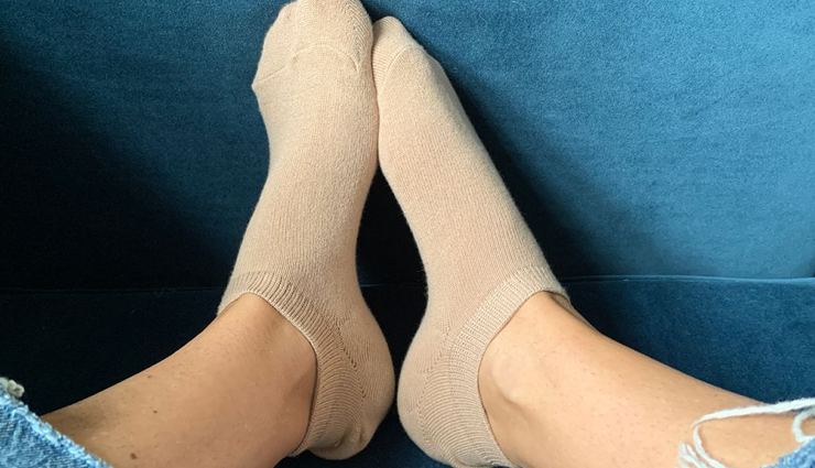 monsoon foot care tips,preventing foot infections during monsoon,keep feet healthy in rainy season,protect feet from monsoon infections,tips to avoid foot infections in monsoon,monsoon foot hygiene guide,prevent fungal infections in rainy season,best practices for foot care in monsoon,avoiding foot problems during rainy season,keep your feet infection-free this monsoon