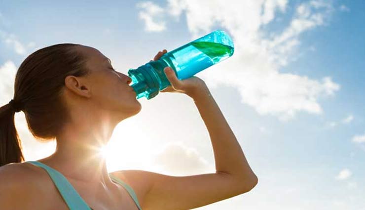 nose bleeds,vinegar,ice,foods containing vitamin c,baking soda,steam,right posture,whole-wheat bread,drink water,summer health,Health tips,remedies for nose bleeding,fitness tips