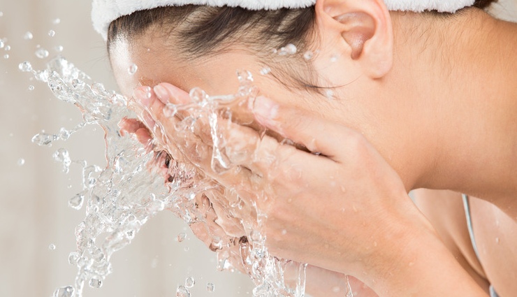 summer pimples,pimples home remedies,how to prevent pimples,natural acne treatment,summer skincare tips,ice cube for pimples,dehydration and acne,prevent pimples in summer