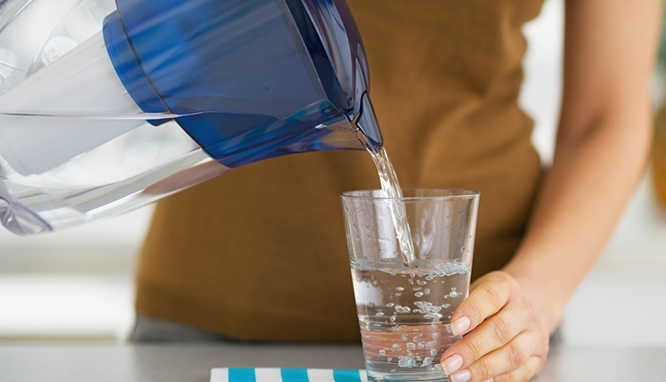 5 reasons why should not drink water after food,why drinking water is not good for health,why drinking water after food is not good for health