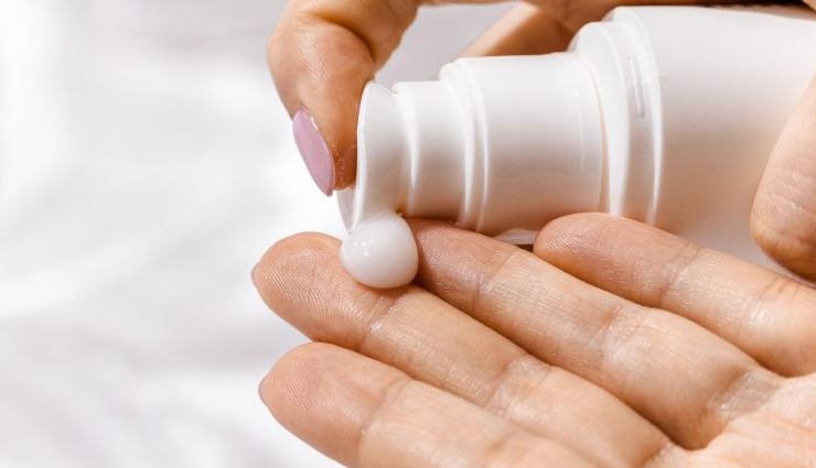 skin care,summer skin care,sun protection,Sunscreen,uv protection,hydration,moisturization,summer skincare routine,healthy skin,skin health,skin protection,cooling skincare,sun damage prevention,summer skin problems,skin maintenance,natural skincare,organic skincare,summer skin remedies,skin nutrition,skin hydration,sun safety,summer skincare tips,summer skincare essentials,skin protection tips,summer skin hydration