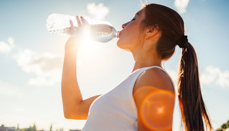 water,drink more water,water makes your skin glow,hydrates skin and hair,works as a natural detox,nourishes nails,helps in weight loss,Health,health news