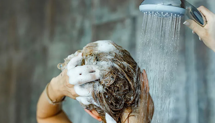 hair care tips for women over 40,healthy hair over 40,hair care routine for women 40+,hair thinning tips for women,scalp massage benefits for hair,weekly hair mask tips,best supplements for hair growth,avoiding hair dryness,hair coloring tips for women