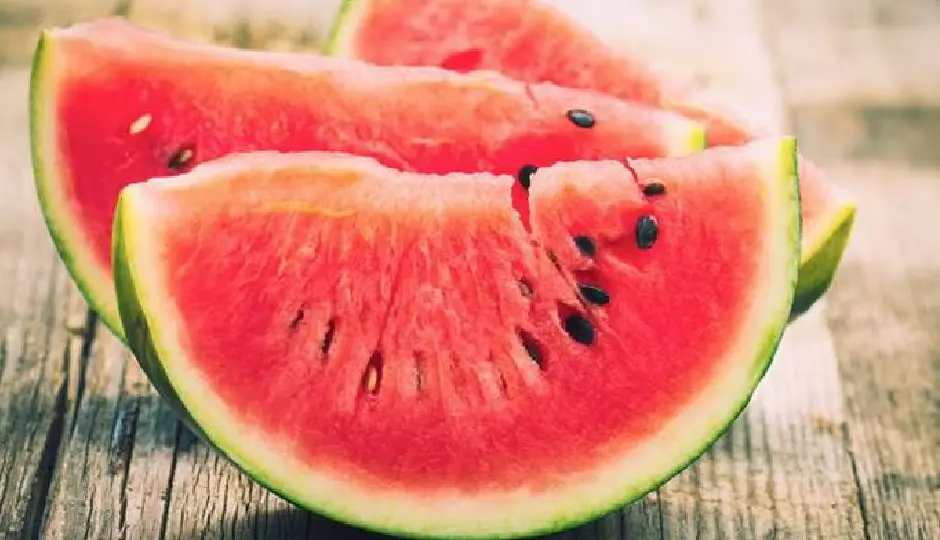 तरबूज खाने का सही वक्त कौन सा है, जानें किस समय सेवन से मिलते हैं अधिकतम फायदे