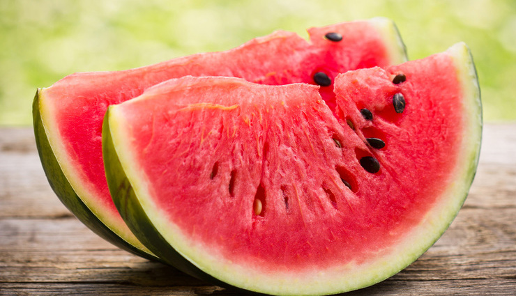 5 Beauty Benefits of Eating Water Melon Regularly - lifeberrys.com