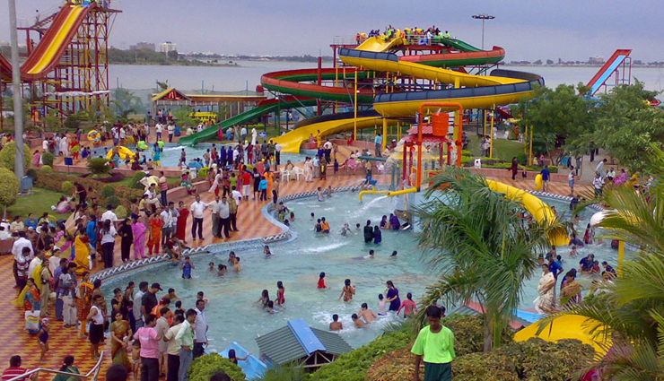 4 Best Water Parks  in Delhi To Beat Summer Heat