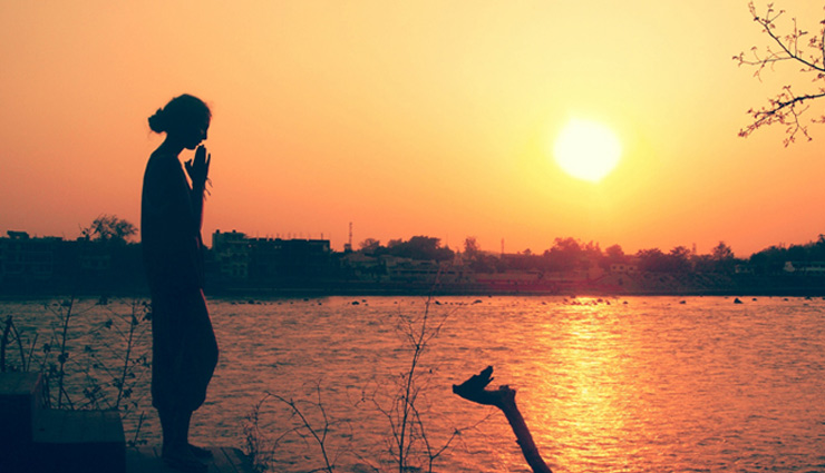 offering water to lord sun,benefits of offering water to sun,astrology,astro tips,astrology tips